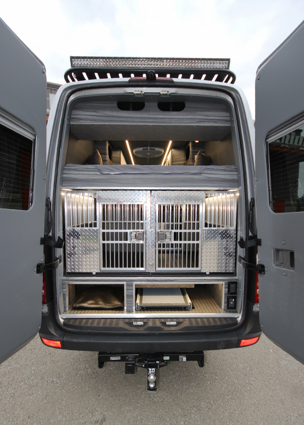 crate for dogs in car